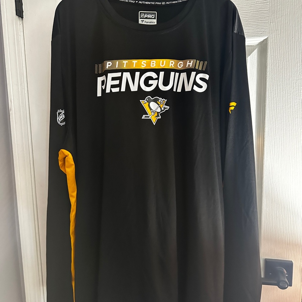 Fanatics Pittsburgh Penguins Black and Gold Long Sleeve Tee